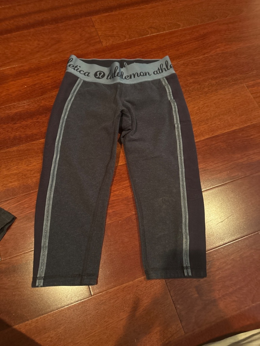 lululemon athletica Black and Gray Tank Top and Cropped Leggings Set - Picture 5 of 7